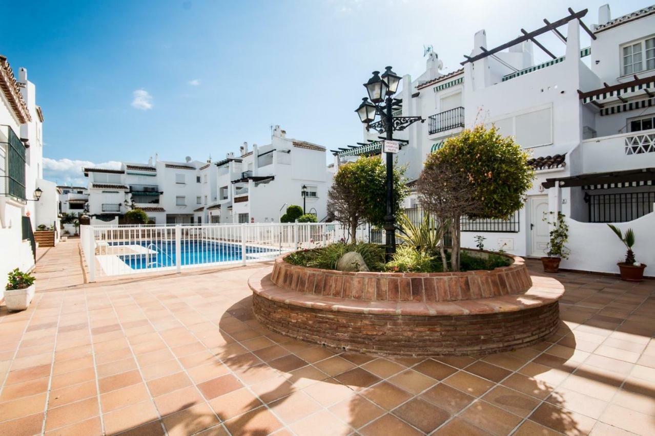 Puerto De La Duquesa Beach Apartment Castillo de Sabinillas Exterior foto